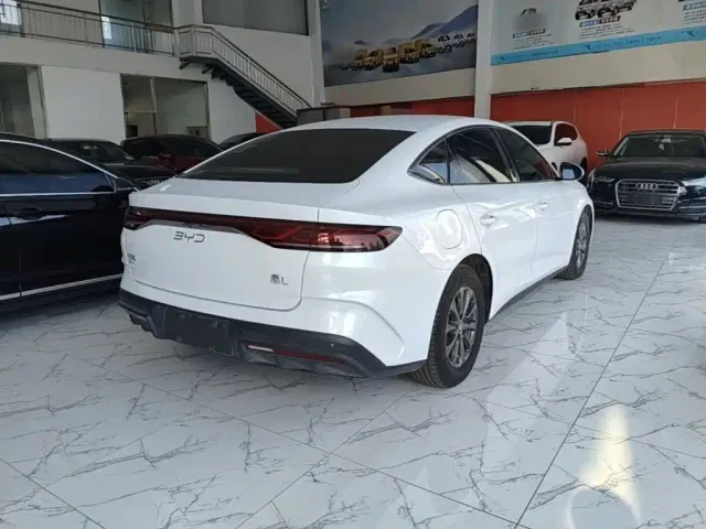 BYD Qin L — Фото автомобиля 6