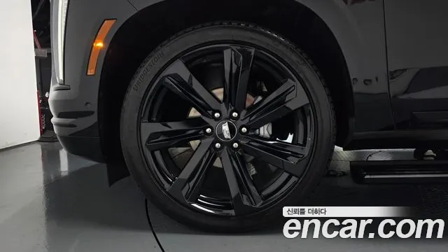 Cadillac Escalade 5th Gen — Фото автомобиля 5