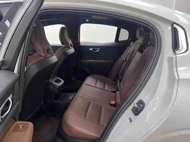 Volvo S60 — Фото автомобиля 13