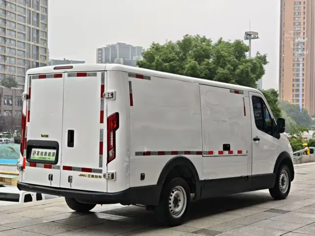 JAC Motors Van Boulevard — Фото автомобиля 8