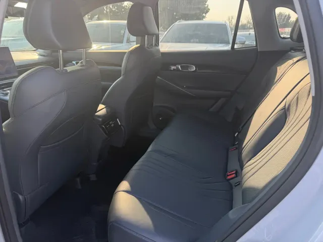 Geely Galaxy E5 — Фото автомобиля 8