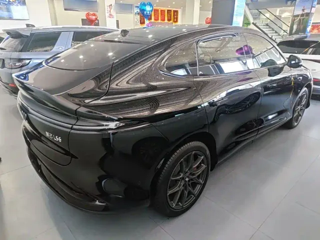 IM Motors LS6 — Фото автомобиля 4