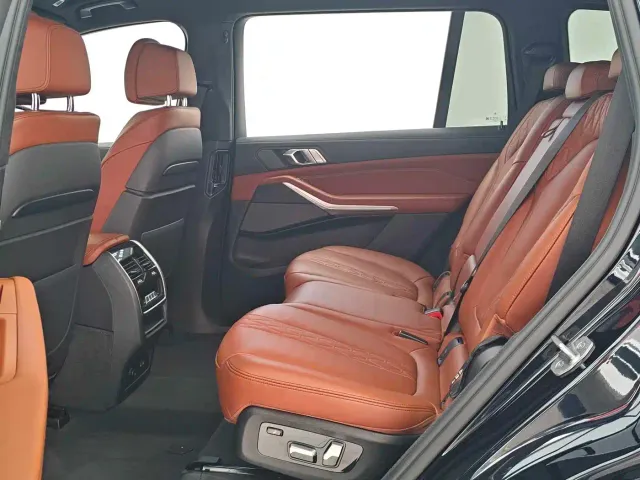 BMW X7 — Фото автомобиля 9