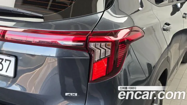 Kia Seltos — Фото автомобиля 8
