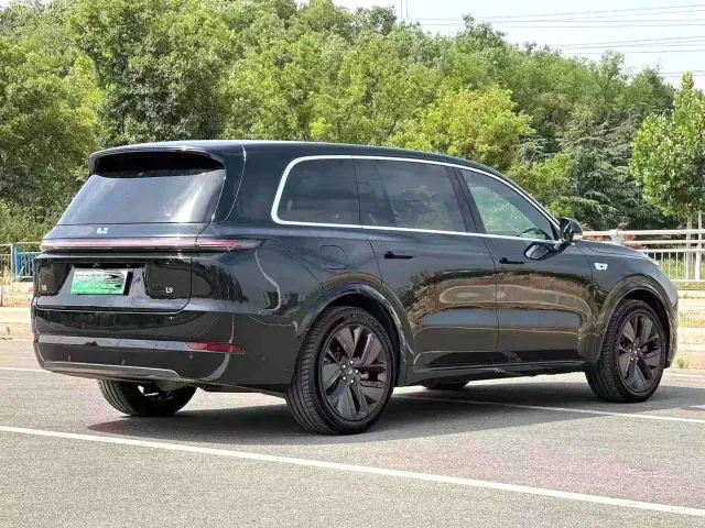 Li Auto L9 — Фото автомобиля 4