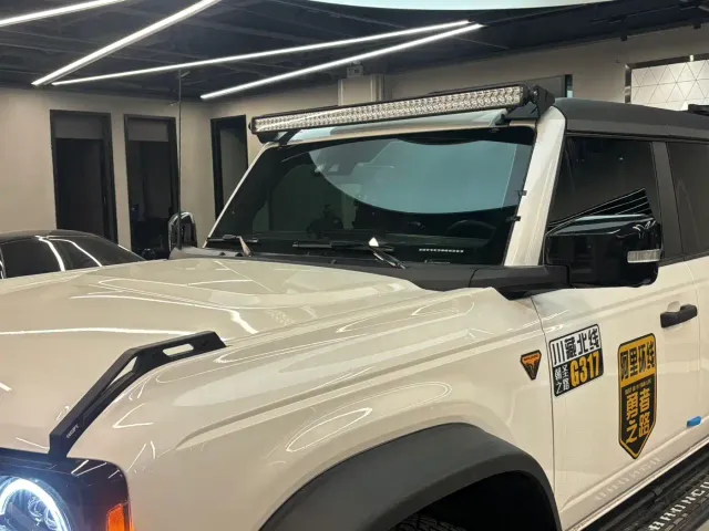 Ford Bronco — Фото автомобиля 6