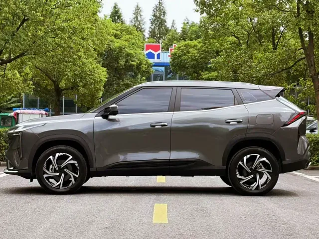 Geely Boyue — Фото автомобиля 8