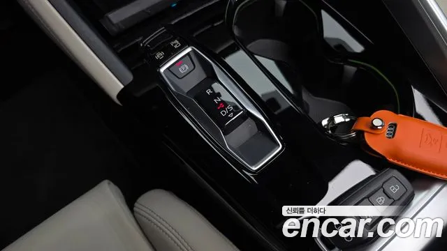Audi Q5 45 TFSI quattro S Line — Фото автомобиля 8