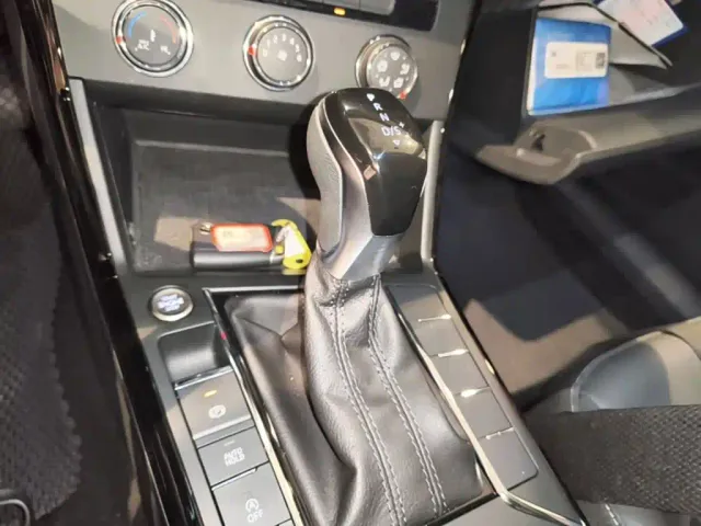 Volkswagen Passat — Фото автомобиля 18