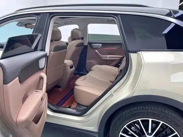 Leapmotor C11 — Фото автомобиля 13