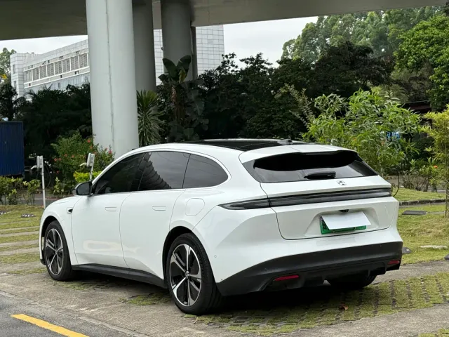 Nio ET5 Touring — Фото автомобиля 4
