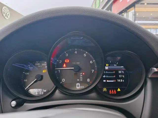 Porsche Macan — Фото автомобиля 11