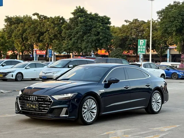 Фотография автомобиля — Audi A7L