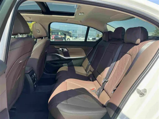 BMW 3 Series — Фото автомобиля 11
