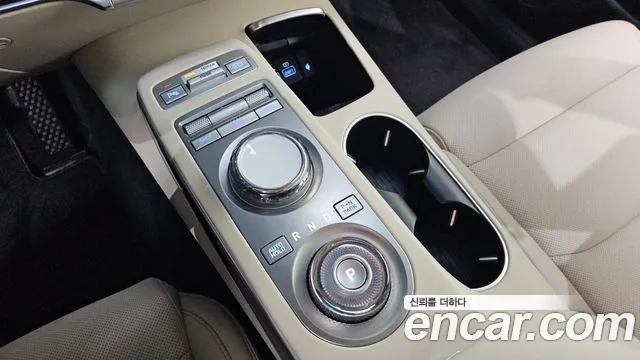 Genesis GV70 — Фото автомобиля 12