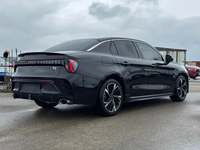 Lynk & Co 03 — Фото автомобиля 4