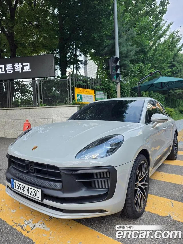 Фотография автомобиля — Porsche Macan Macan Khan