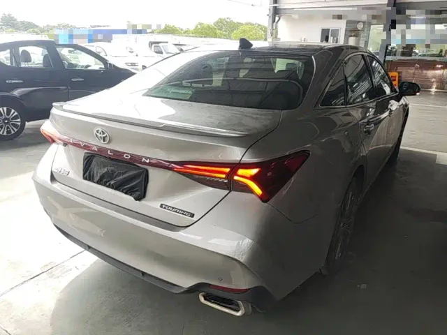 Toyota Avalon — Фото автомобиля 6