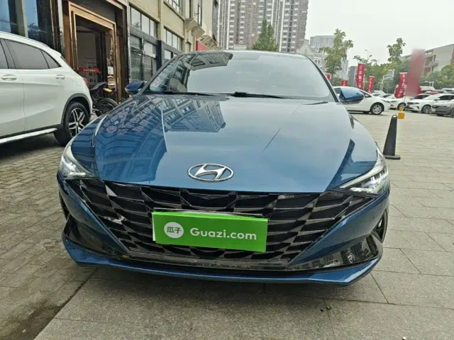 Hyundai Elantra — Фото автомобиля 2