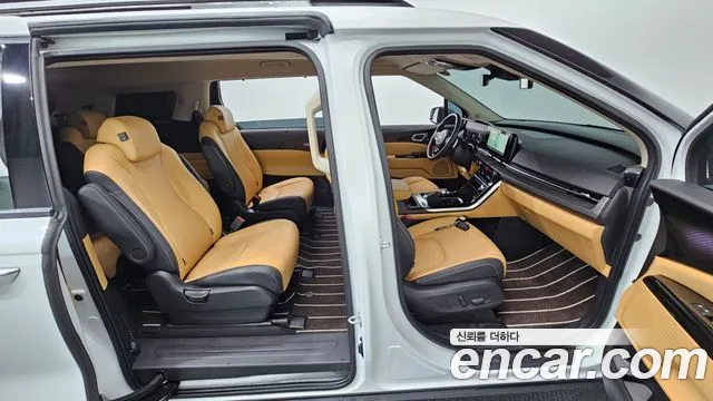Kia Canival — Фото автомобиля 26