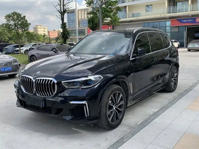 Фотография автомобиля — BMW X5