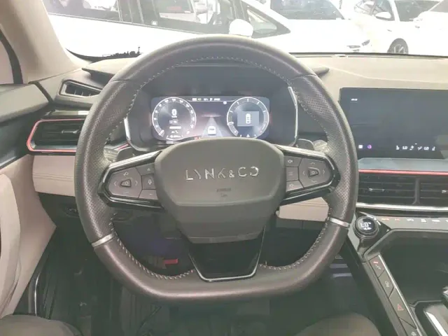 Lynk & Co Lynk & Co 06 2020 1.5T Halo — Фото автомобиля 10