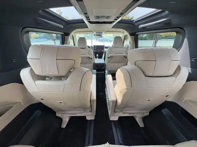 Toyota Vellfire — Фото автомобиля 18