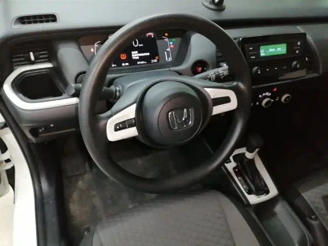 Honda Fit — Фото автомобиля 10