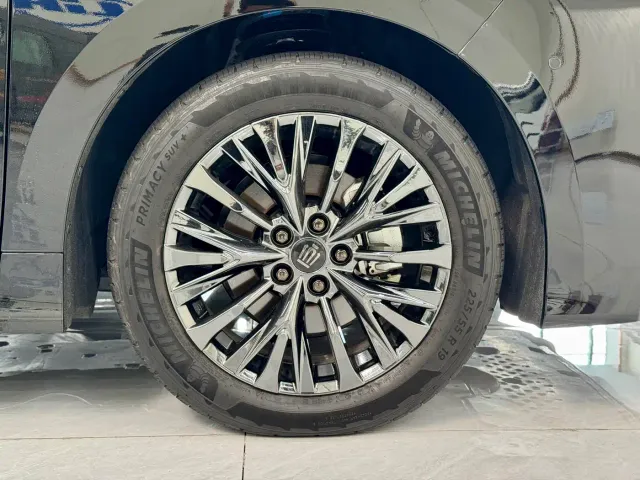 Toyota Vellfire — Фото автомобиля 14