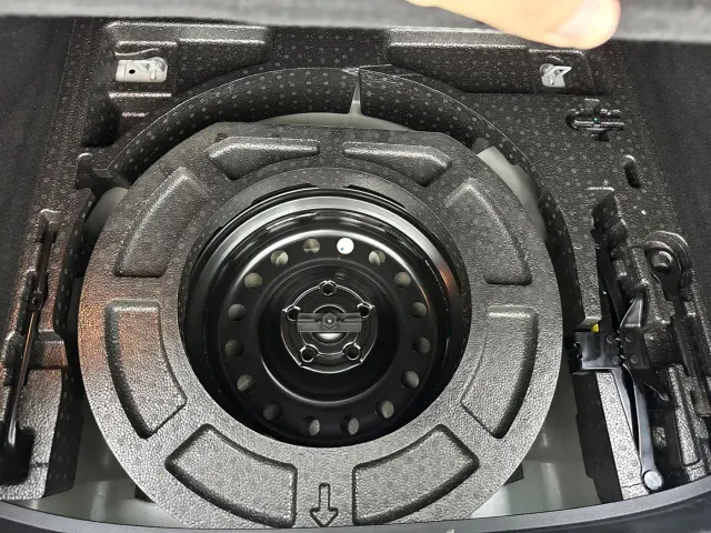 Geely Emgrand S — Фото автомобиля 15