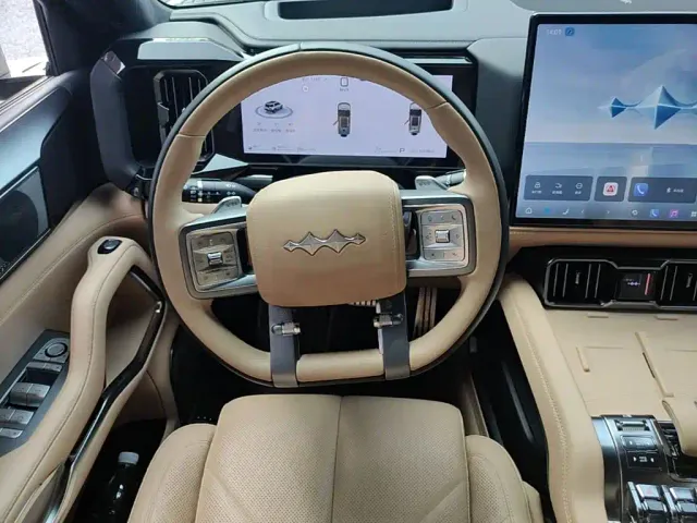 Fang Cheng Bao Leopard 8 2025 Zhiyong Flagship 7-Seater — Фото автомобиля 10