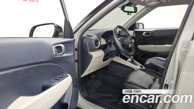 Hyundai Venue — Фото автомобиля 15