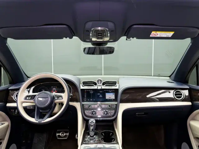 Bentley Bentayga — Фото автомобиля 14