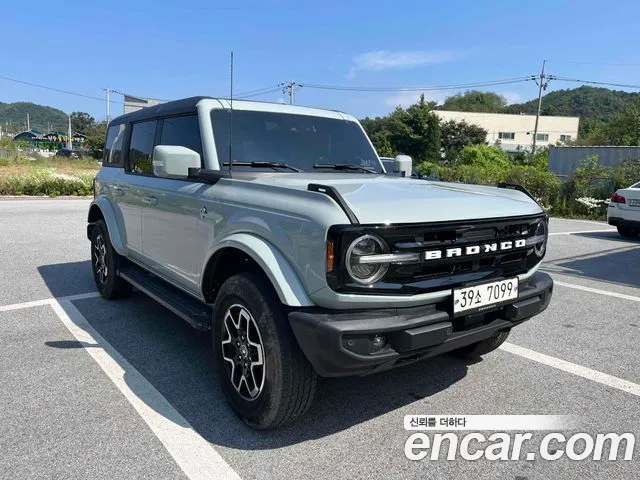 Ford Bronco — Фото автомобиля 2