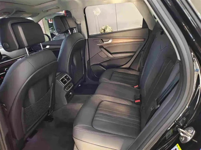 Audi Q5L — Фото автомобиля 11