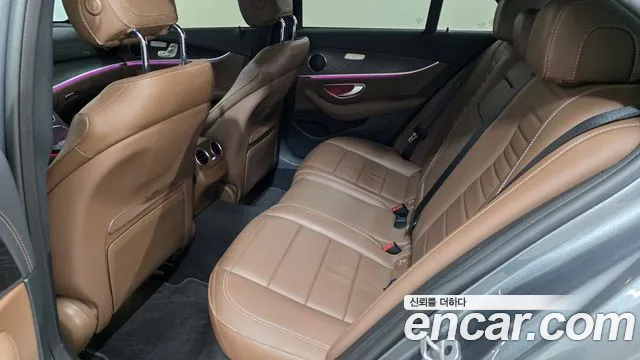 Mercedes-Benz E-Class — Фото автомобиля 10