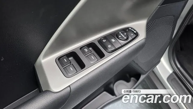 Kia Niro Niro Plus Air — Фото автомобиля 24
