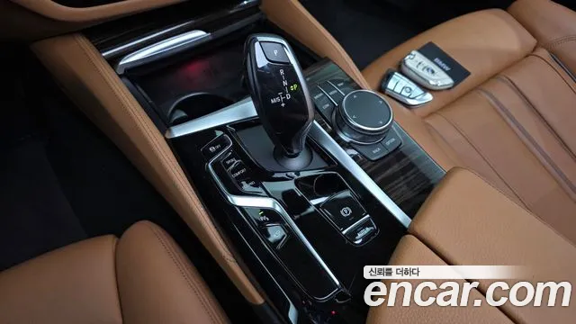 BMW 5 Series — Фото автомобиля 9
