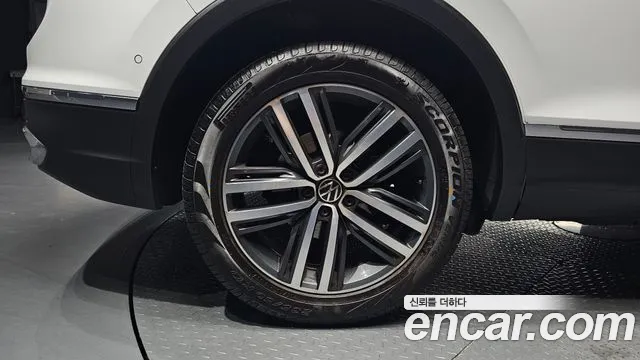 Volkswagen Tiguan Tiguan 2 поколение 2.0 TDI Prestige — Фото автомобиля 5