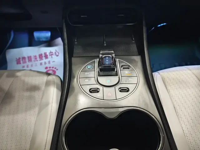 BYD Hai Bao 05 DM-i 2025 DM-i Smart Drive Edition 55KM Luxury — Фото автомобиля 13