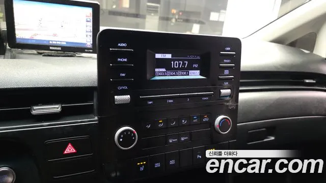 Hyundai Staria Staria Карго 3 места — Фото автомобиля 16