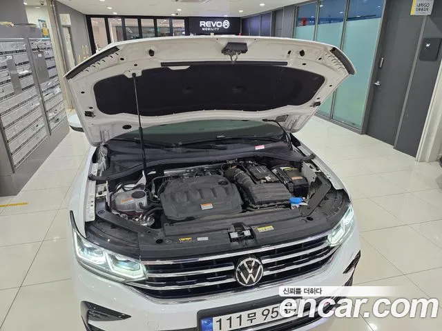 Volkswagen Tiguan Tiguan 2 поколение 2.0 TDI Prestige — Фото автомобиля 17
