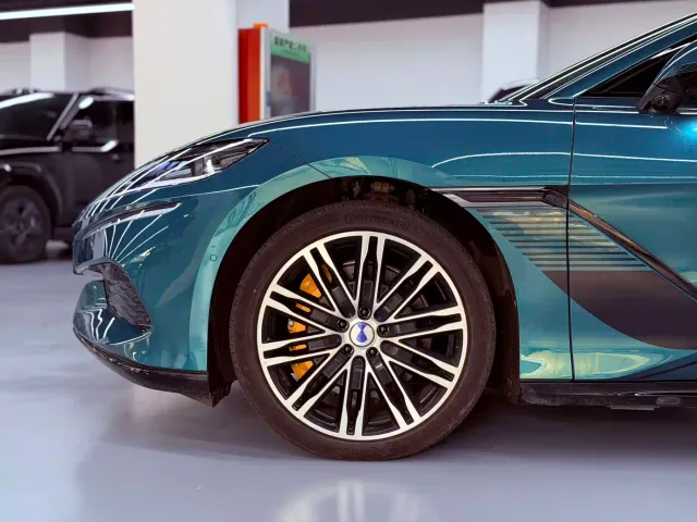 Denza Z9GT — Фото автомобиля 4