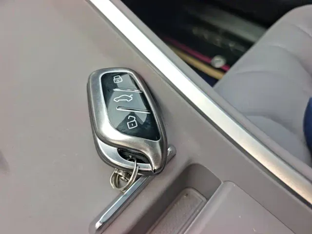 Roewe M7 DMH — Фото автомобиля 8
