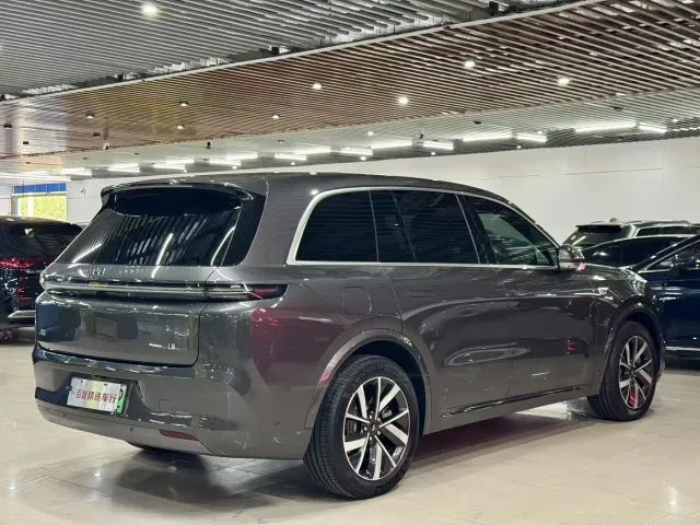 Li Auto L8 — Фото автомобиля 3