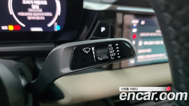 Porsche Macan Electric — Фото автомобиля 26