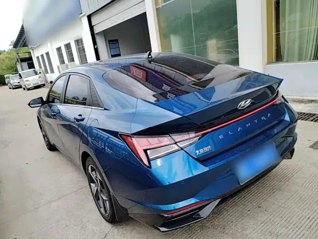 Hyundai Elantra — Фото автомобиля 4