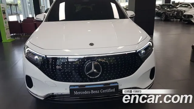 Mercedes-Benz EQA — Фото автомобиля 3