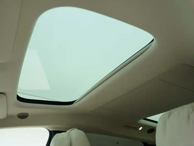 Li Auto MEGA — Фото автомобиля 10