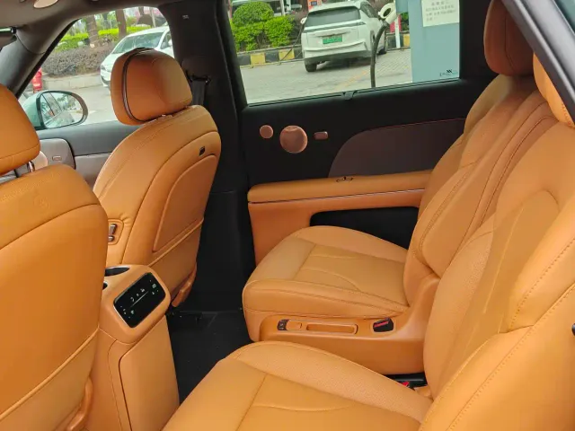 IM Motors LS8 — Фото автомобиля 18